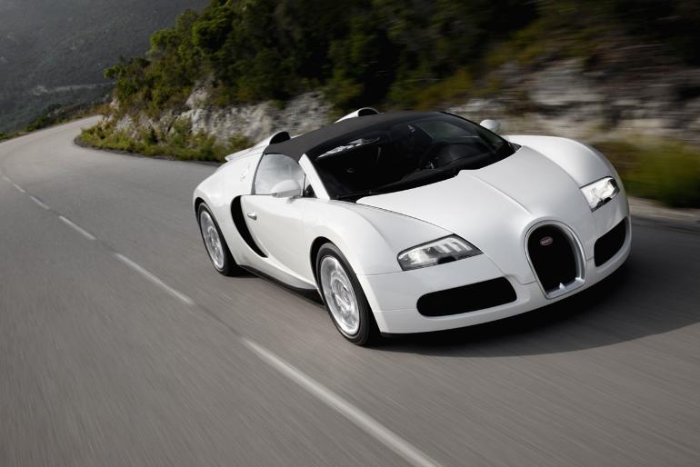 bugatti veyron from the front
